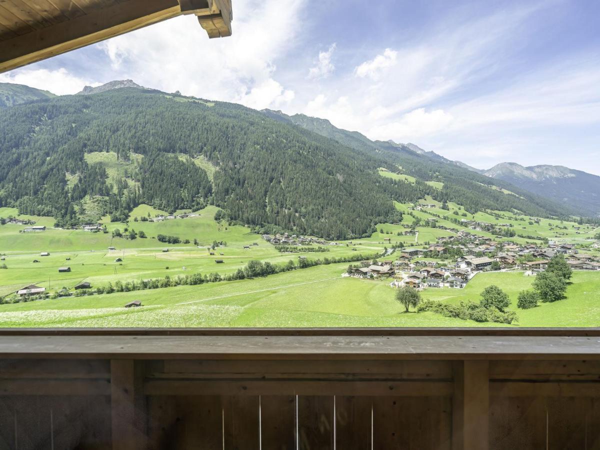 Ideal Apartment In Stubaital With Balcony ノイシュティフト・イム・シュトゥーバイタール エクステリア 写真