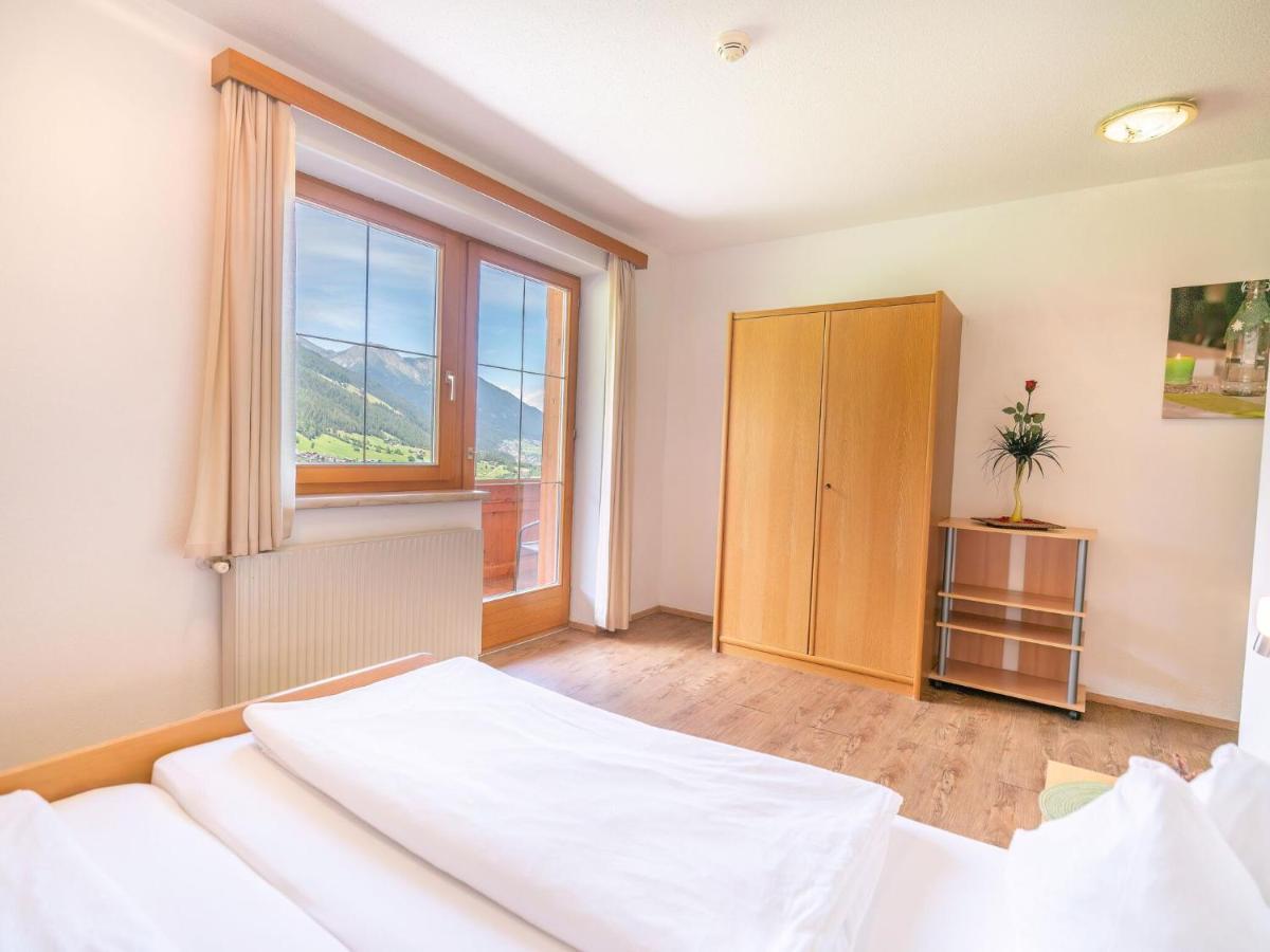 Ideal Apartment In Stubaital With Balcony ノイシュティフト・イム・シュトゥーバイタール エクステリア 写真