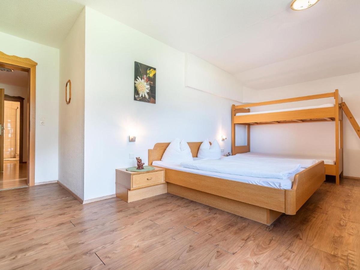 Ideal Apartment In Stubaital With Balcony ノイシュティフト・イム・シュトゥーバイタール エクステリア 写真