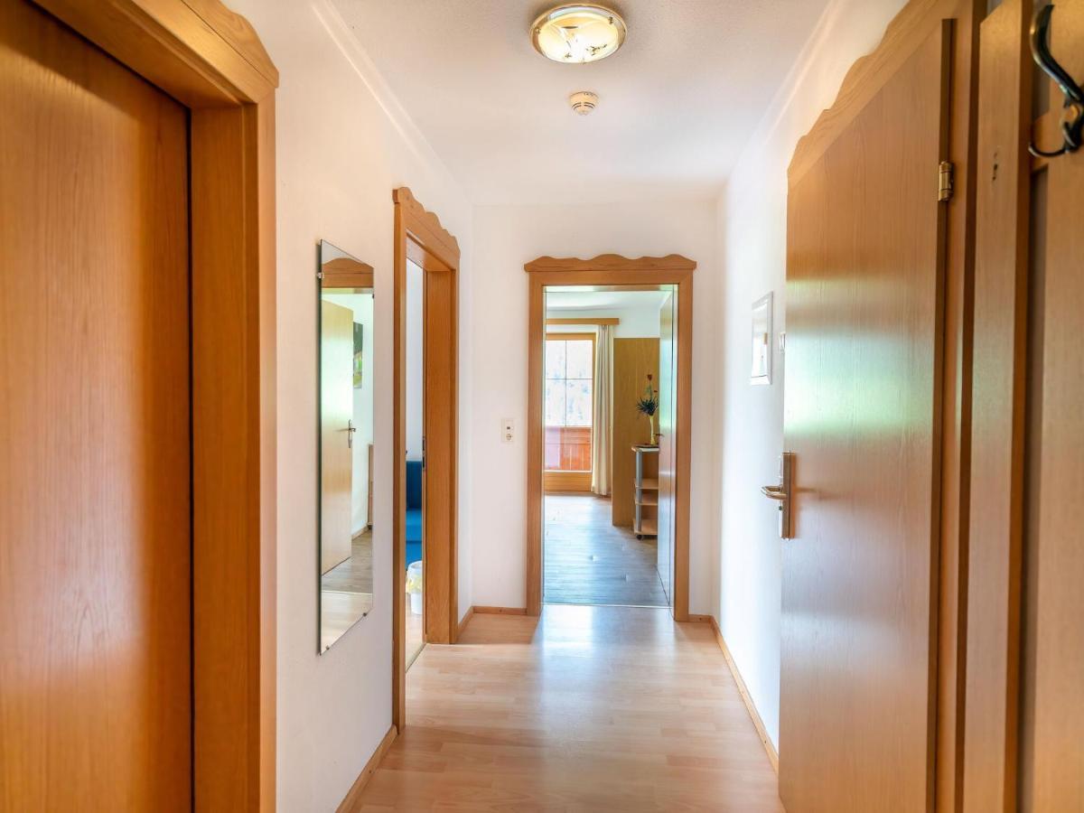 Ideal Apartment In Stubaital With Balcony ノイシュティフト・イム・シュトゥーバイタール エクステリア 写真