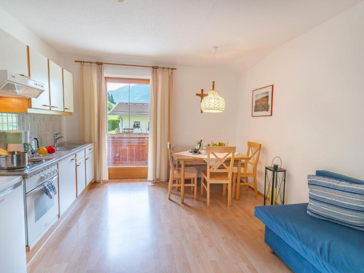 Ideal Apartment In Stubaital With Balcony ノイシュティフト・イム・シュトゥーバイタール エクステリア 写真